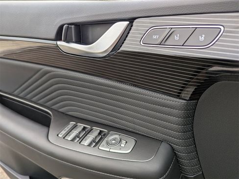 Certified 2025 Hyundai Palisade Calligraphy image 17