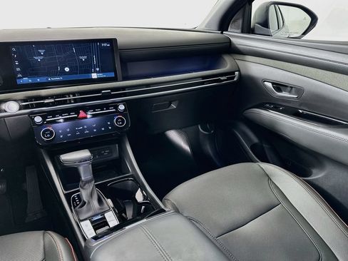Certified 2025 Hyundai Santa Cruz Limited AWD/4WD image 24