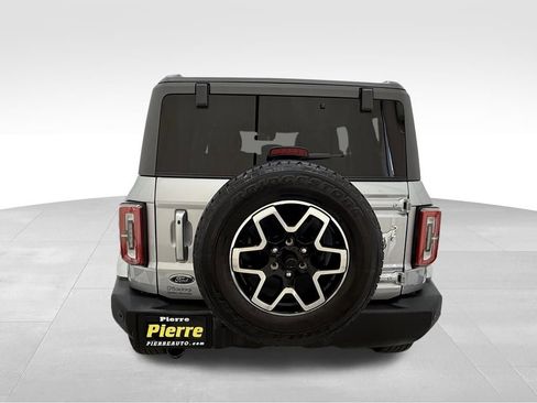 Used 2024 Ford Bronco Outer Banks image 3