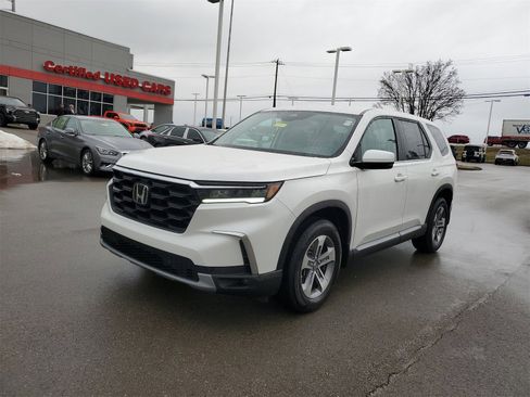 Used 2025 Honda Pilot EX-L image 2