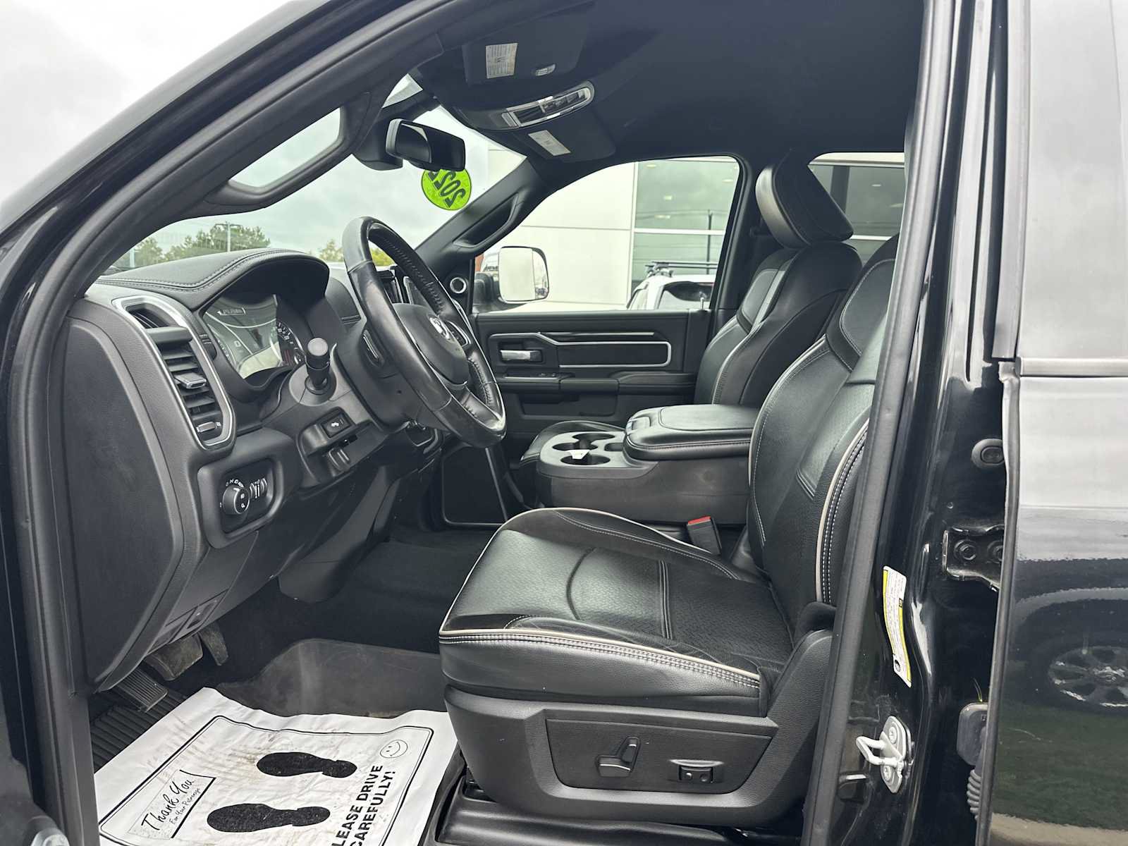 Used 2022 RAM 2500 Laramie AWD/4WD image 5