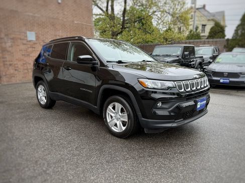 Used 2022 Jeep Compass Latitude AWD/4WD image 3