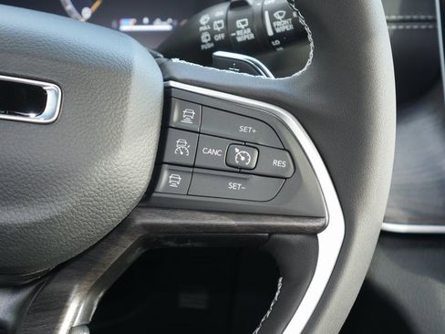 New 2025 Jeep Grand Cherokee L Limited w/ Luxury Tech Group II image 18