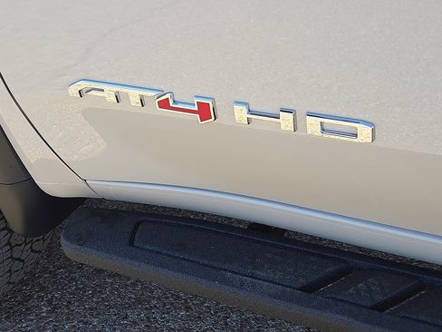 New 2026 GMC Sierra 2500 AT4 w/ AT4 Premium Plus Package image 9