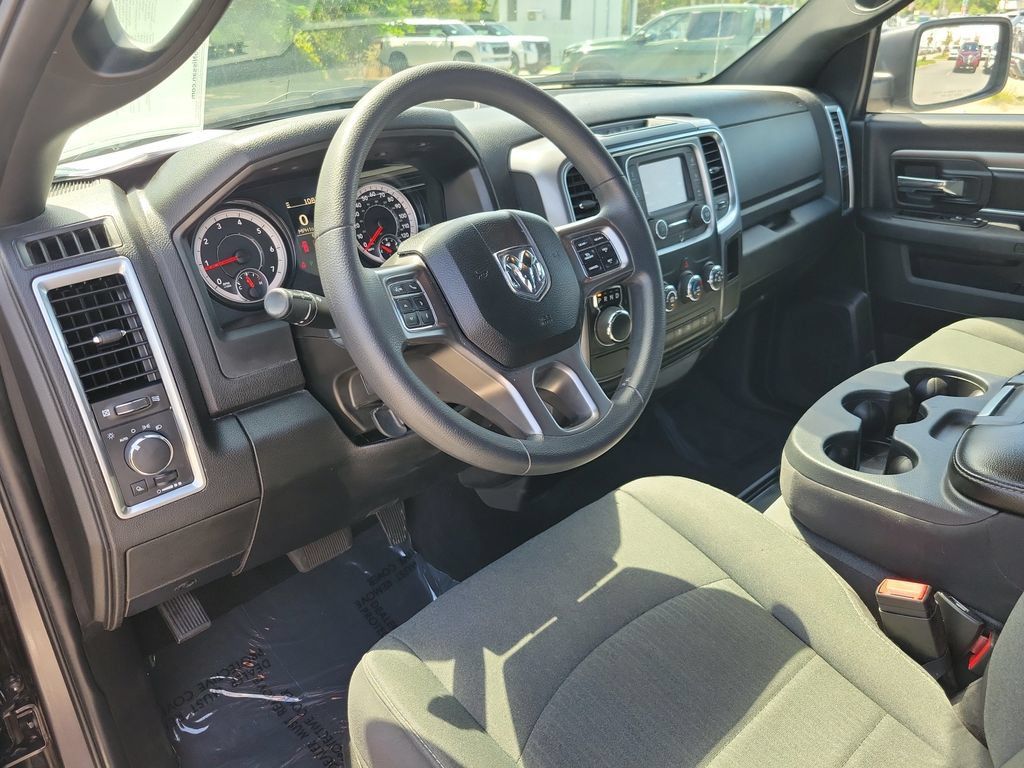 Used 2024 RAM 1500 Warlock RWD image 13