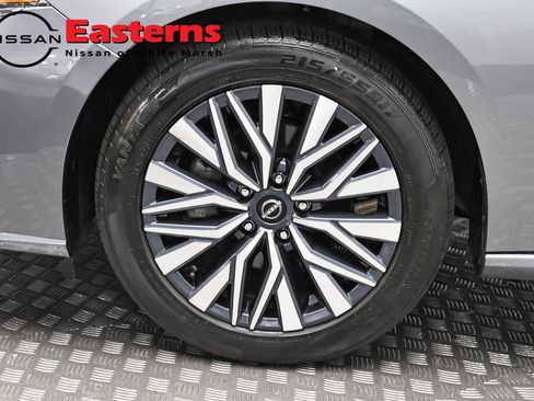 Used 2025 Nissan Altima 2.5 SV FWD image 31