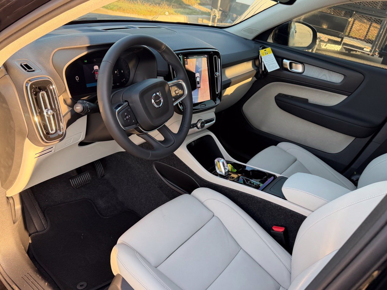 New 2026 Volvo XC40 B5 Plus w/ Protection Package Premier AWD/4WD image 14