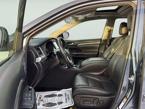 Used 2019 Toyota Highlander Limited image 22