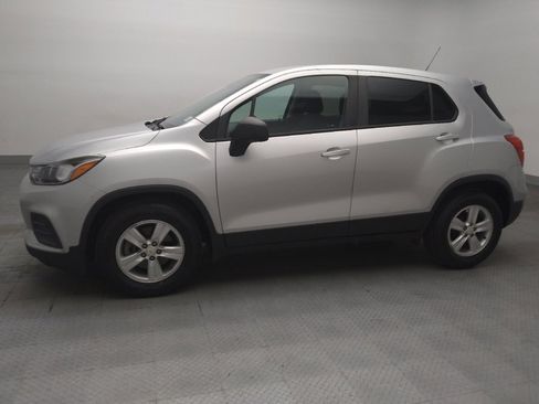 Used 2020 Chevrolet Trax LS w/ Tint and Cruise Package FWD image 2