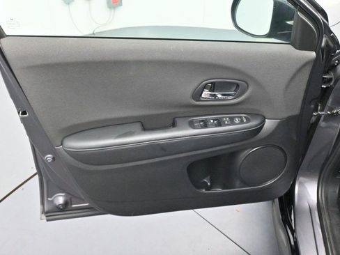 Used 2019 Honda HR-V Sport image 9