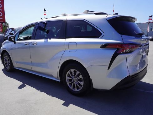 Used 2021 Toyota Sienna LE FWD image 5