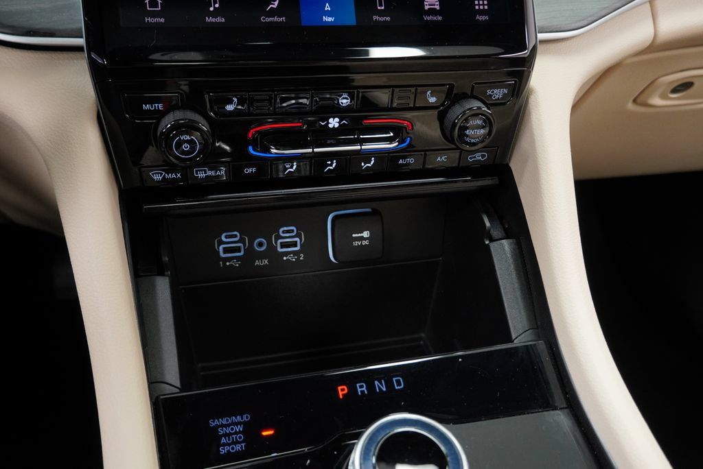 Certified 2025 Jeep Grand Cherokee Limited AWD/4WD image 30