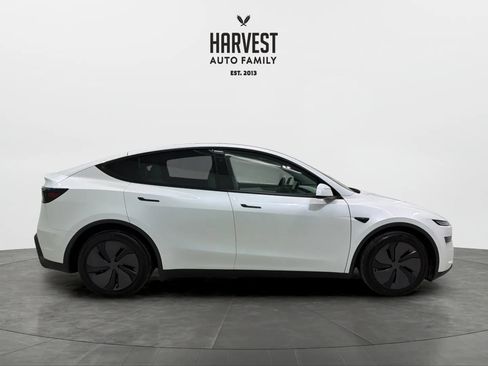 Used 2026 Tesla Model Y Long Range AWD/4WD image 6