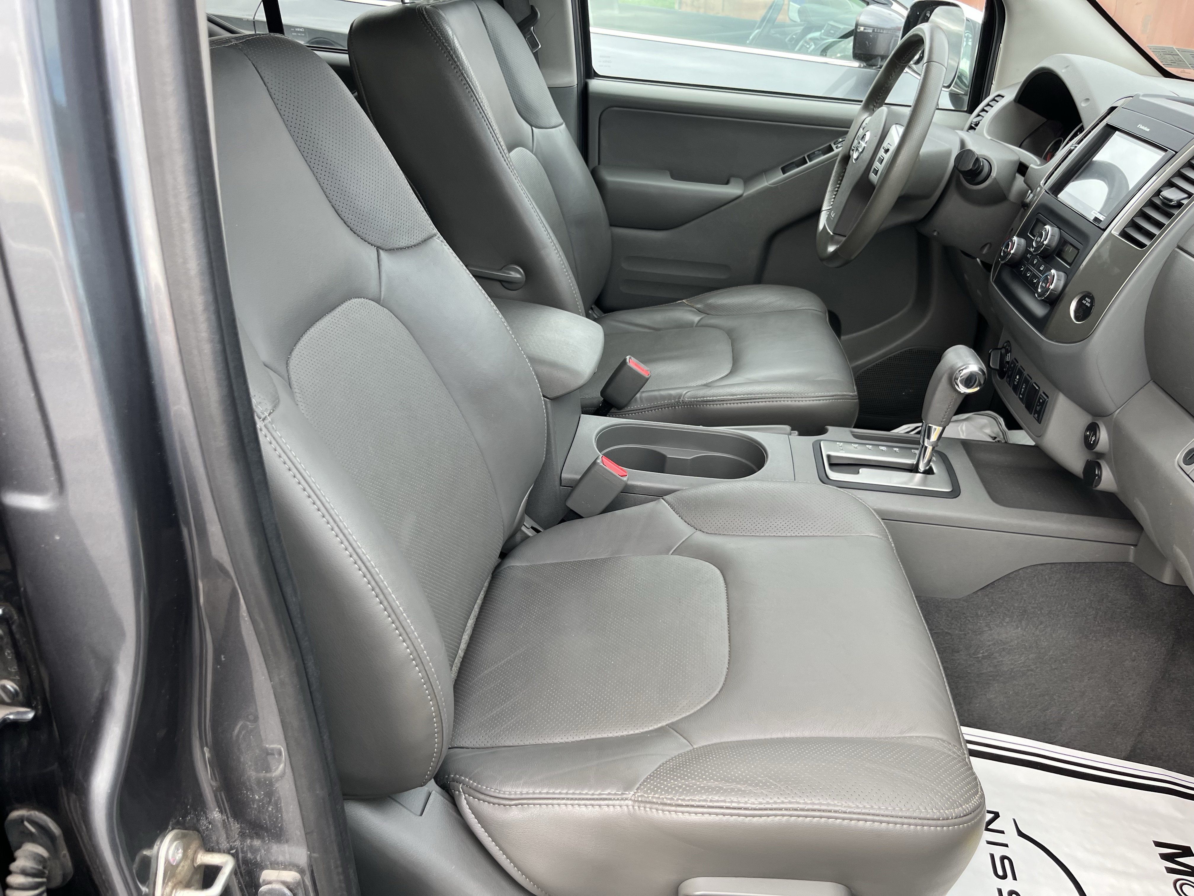 Used 2019 Nissan Frontier SL AWD/4WD image 3
