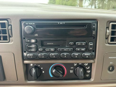 Used 2000 Ford F350 XLT image 24