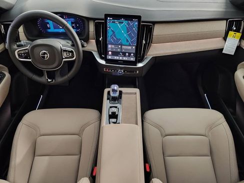 New 2026 Volvo XC90 B6 Plus w/ Protection Package Premier image 4