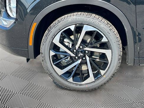 New 2025 Mitsubishi Outlander SEL image 34