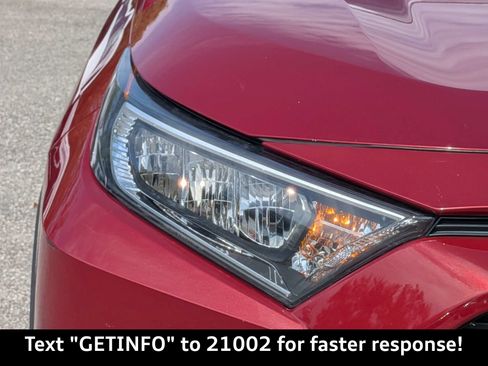 Used 2020 Toyota RAV4 XLE Premium FWD image 8