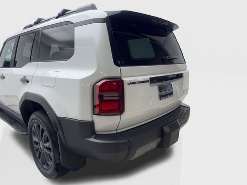 Used 2025 Toyota Land Cruiser w/ Premium Package image 19