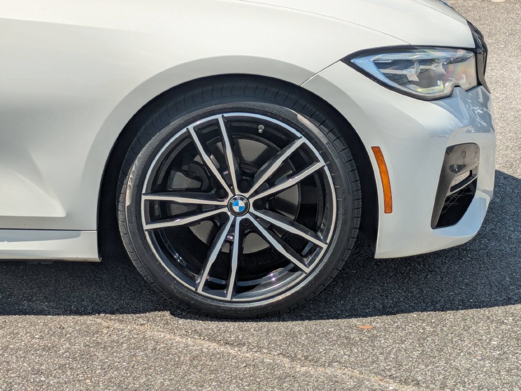 Used 2020 BMW 330i Sedan w/ M Sport Package RWD image 9