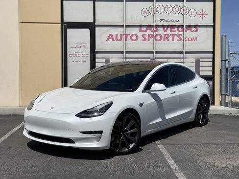 Used 2018 Tesla Model 3 Long Range RWD image 3
