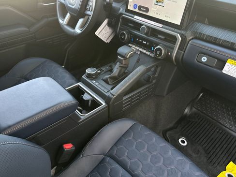 New 2026 Toyota 4Runner 4WD image 15