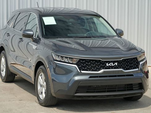 Used 2022 Kia Sorento LX image 49