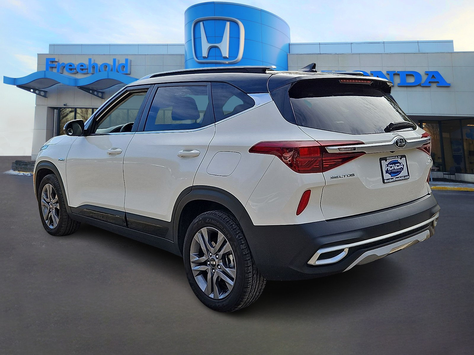 Used 2021 Kia Seltos S AWD/4WD image 4