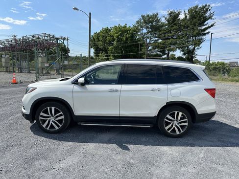 Used 2018 Honda Pilot Touring image 5