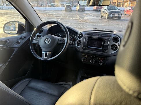 Used 2016 Volkswagen Tiguan S image 15