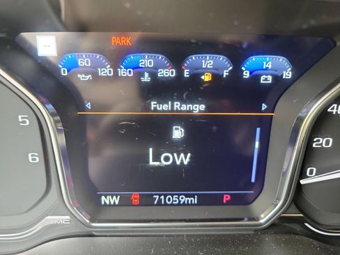 Used 2021 GMC Yukon XL Denali image 15