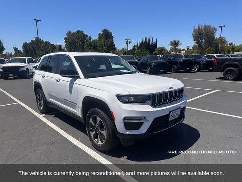 Used 2022 Jeep Grand Cherokee Limited 4xe w/ Luxury Tech Group II AWD/4WD image 8