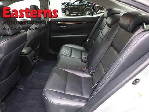Used 2015 Lexus ES 350 w/ Luxury Package FWD image 23