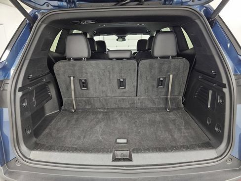 Used 2025 Buick Enclave Preferred FWD image 28