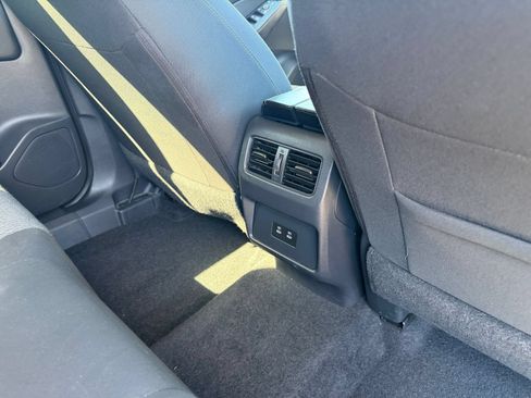 Used 2025 Nissan Rogue SV AWD/4WD image 24