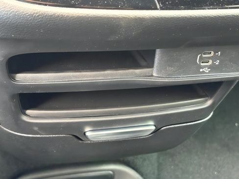 New 2027 Chrysler Pacifica Select FWD image 32