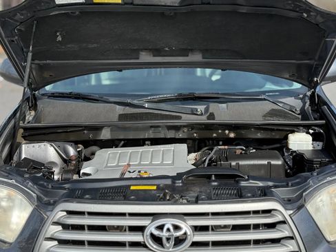 Used 2010 Toyota Highlander SE image 28