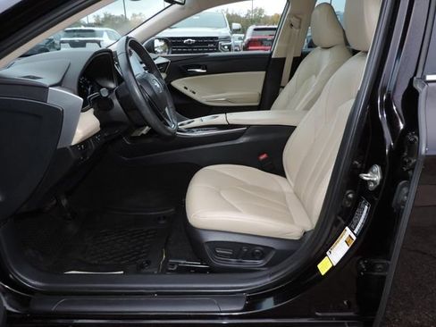 Used 2020 Toyota Avalon XLE image 20