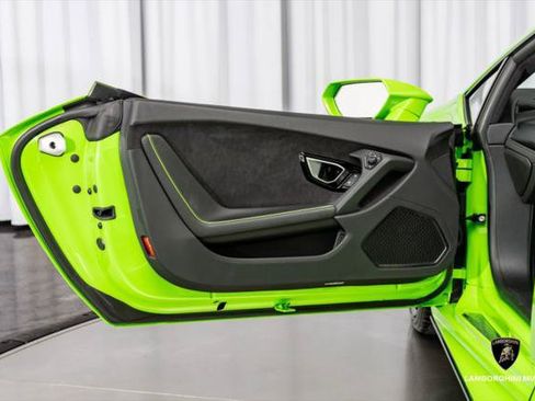 Used 2021 Lamborghini Huracan EVO RWD image 30
