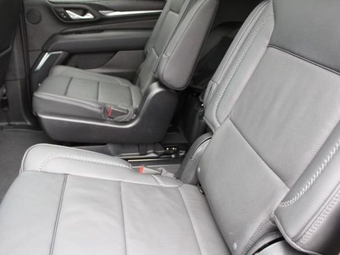 Used 2024 GMC Yukon Denali image 5
