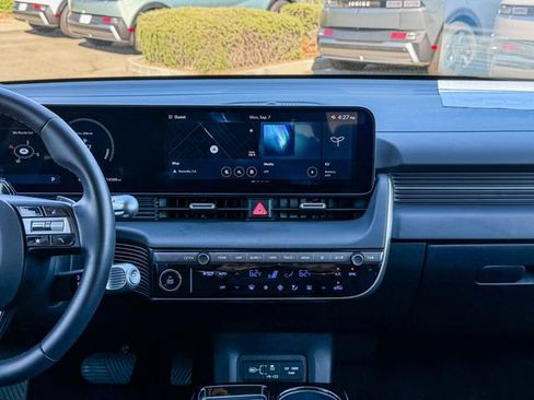 Certified 2025 Hyundai Ioniq 5 SE RWD image 14