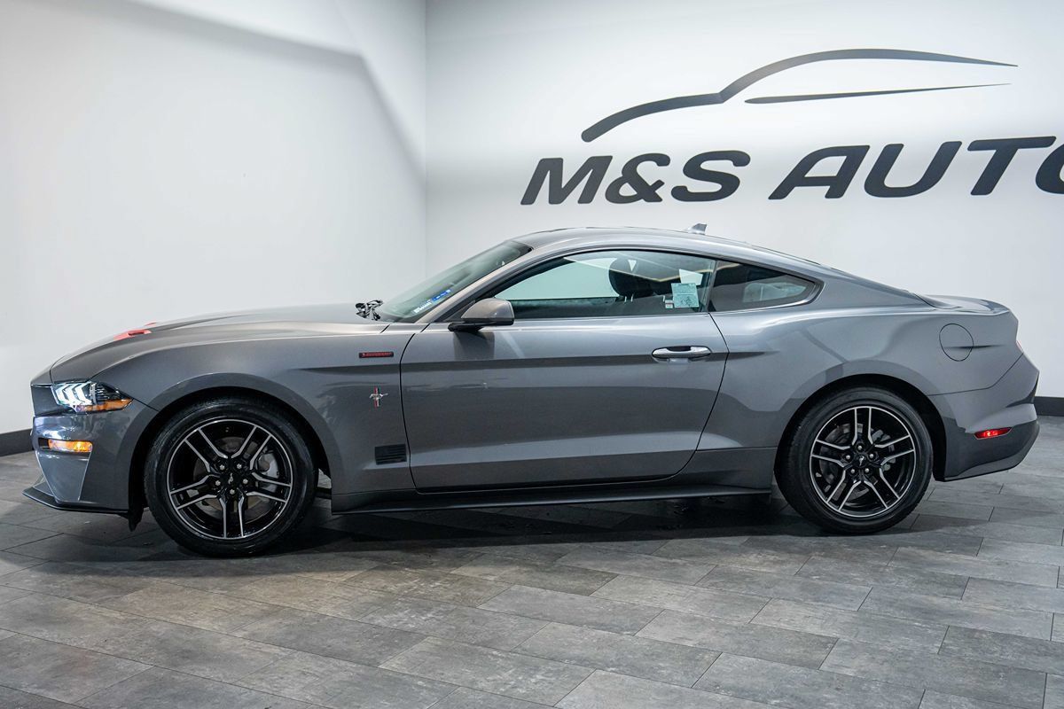 Used 2022 Ford Mustang Coupe w/ Equipment Group 101A RWD image 3