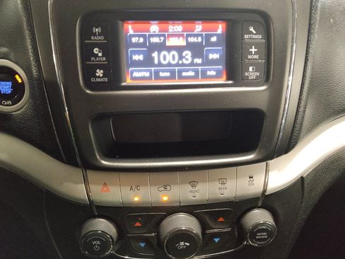Used 2020 Dodge Journey SE FWD image 25