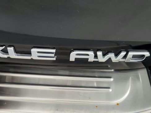 Certified 2024 Toyota Highlander XLE AWD/4WD image 24