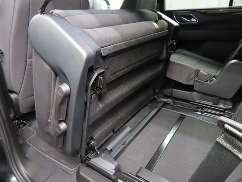 Used 2023 GMC Yukon SLE image 54