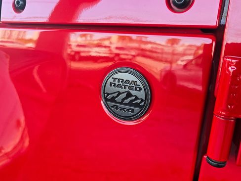 Used 2024 Jeep Gladiator Sport AWD/4WD image 34