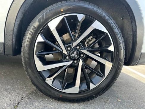 Used 2023 Mitsubishi Outlander SE image 7