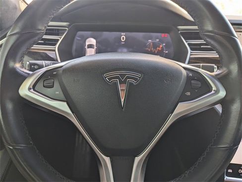 Used 2016 Tesla Model S 70 image 19