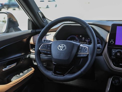 New 2026 Toyota Grand Highlander AWD Hybrid image 17