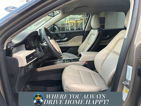 New 2026 Lincoln Corsair Premiere w/ Towing Package image 7